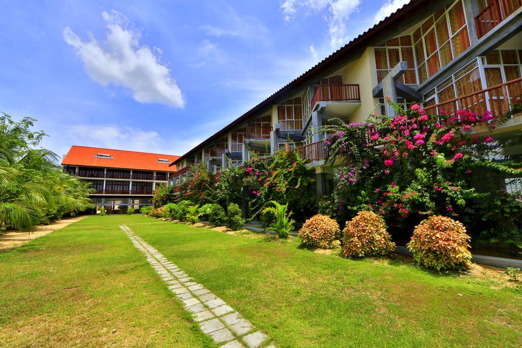 Marina Beach Passikudah Exterior foto
